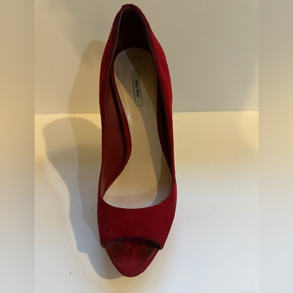 Miu Miu Suede Peep Toe Red Heels with detailed Stitching on the Heel Sz 38 - Picture 12 of 13